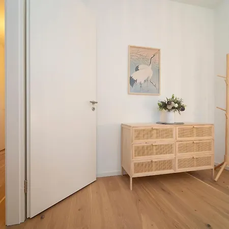 Eichenhain Japandi Stuuv بيلزيرهاكين